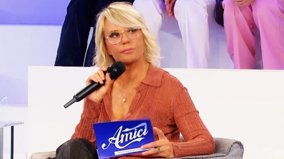 https://wips.plug.it/cips/libero.it/magazine/cms/2024/10/maria-de-filippi.jpg