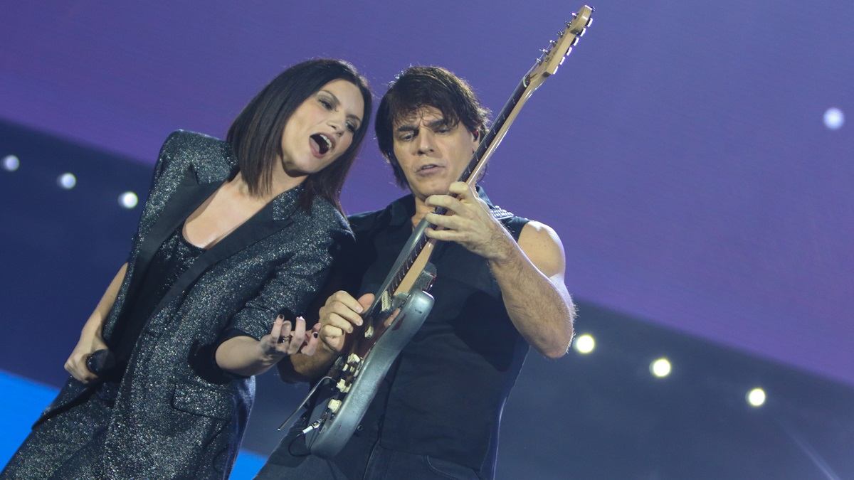 https://wips.plug.it/cips/libero.it/magazine/cms/2024/11/laura-pausini-e-paolo-carta.jpg