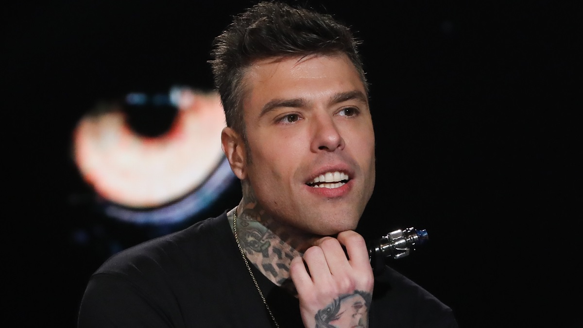 https://wips.plug.it/cips/libero.it/magazine/cms/2024/12/fedez.jpg