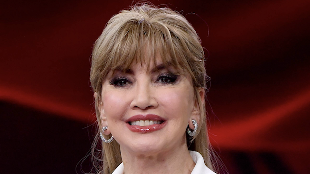 https://wips.plug.it/cips/libero.it/magazine/cms/2024/12/milly_carlucci_tapiro.png