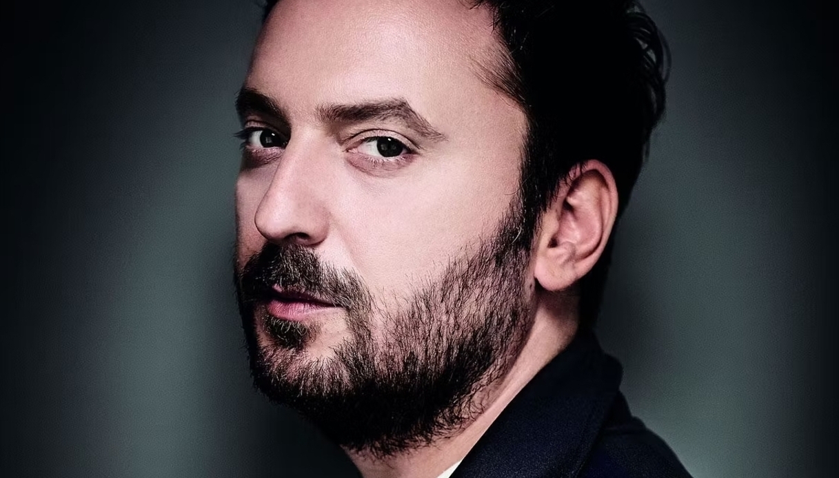 https://wips.plug.it/cips/libero.it/magazine/cms/2025/01/cesare-cremonini.jpg