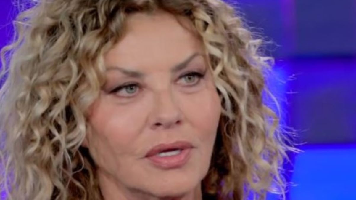 Eva Grimaldi a Verissimo: "Ho abortito. Il padre? Un collega"