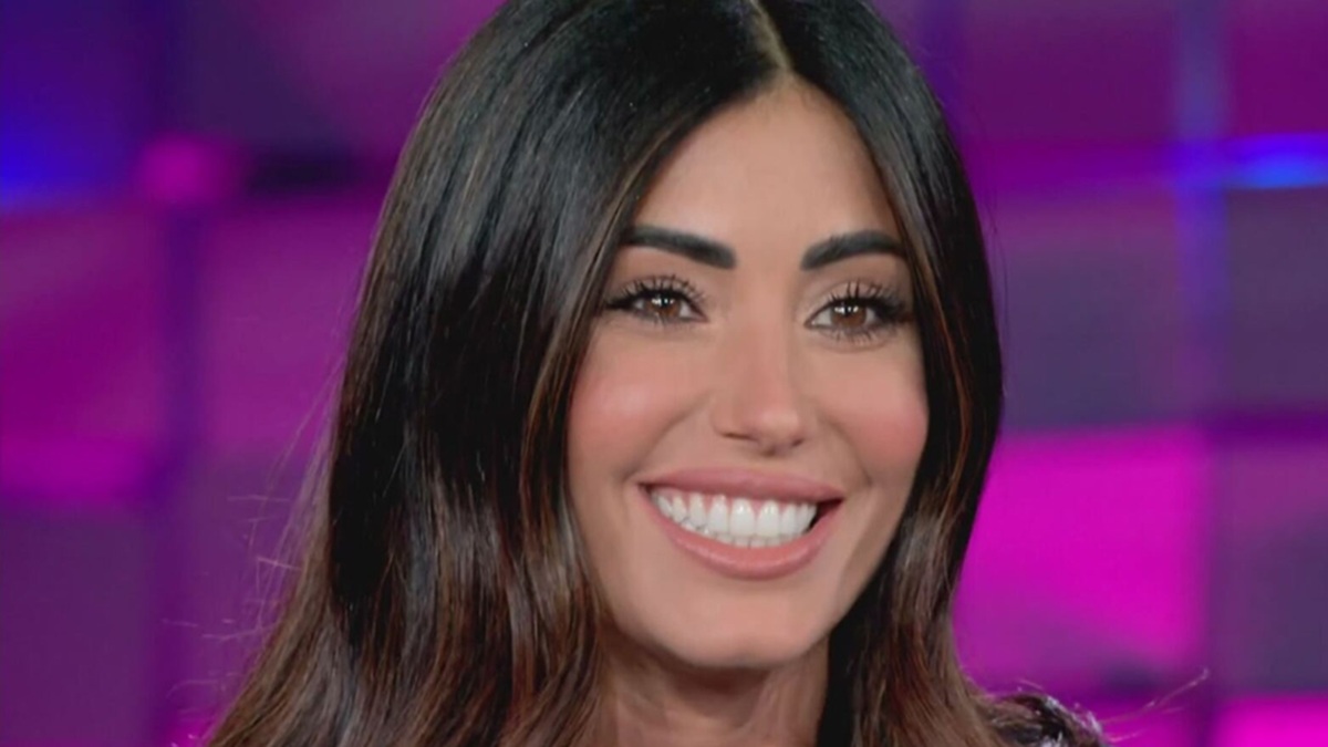 Federica Nargi a Verissimo: “Matri? Dopo Ballando quello geloso è lui”. E provoca Toffanin e Berlusocni sul matrimonio