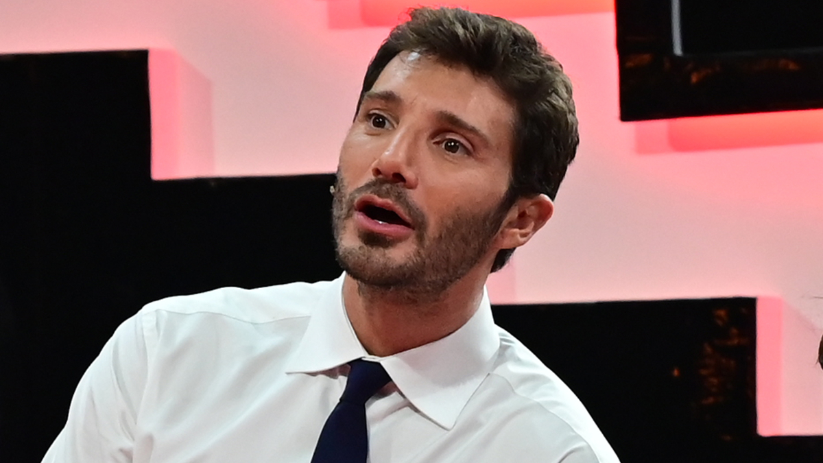 Stefano De Martino, “STEP? Resta una ciofeca”: Aldo Grasso spietato nonostante i record