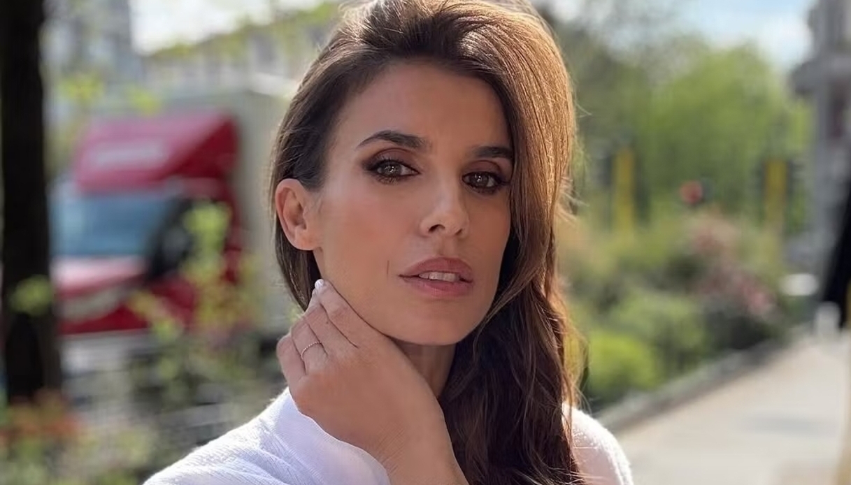 Elisabetta Canalis torna in Italia da single (ma senza corna), la nuova verità sull’addio a Georgian Cimpeanu