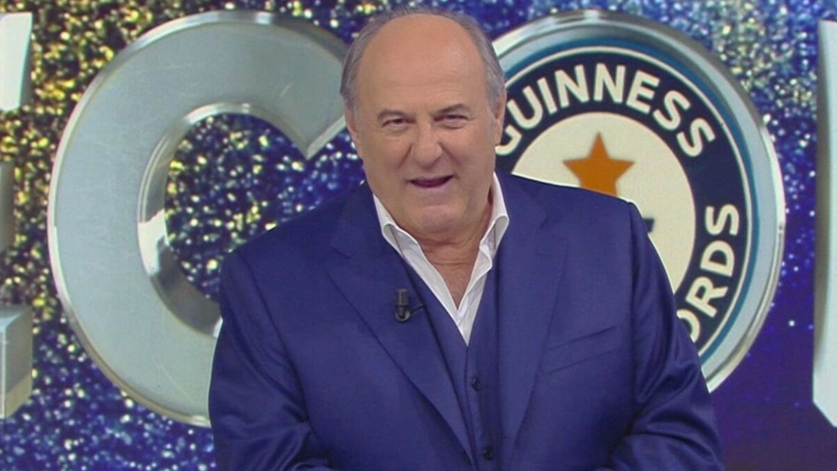 Gerry Scotti condannato dai numeri, flop e chiusura anticipata: la fine di un’era in Mediaset?