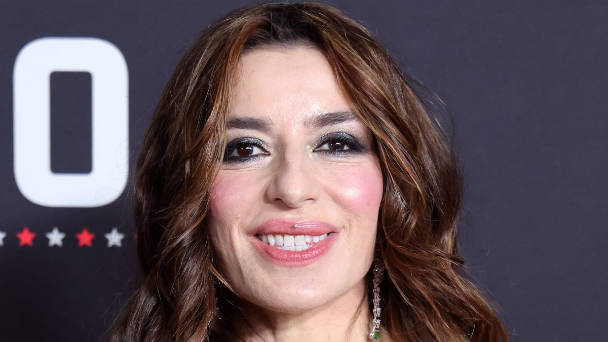 https://wips.plug.it/cips/libero.it/magazine/cms/2025/04/sabrina-impacciatore.jpg
