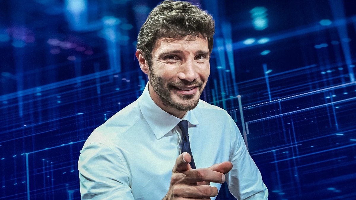 Stasera tutto è possibile, De Martino nei guai (con Elisabetta Canalis): l’attacco imprevisto delle Iene