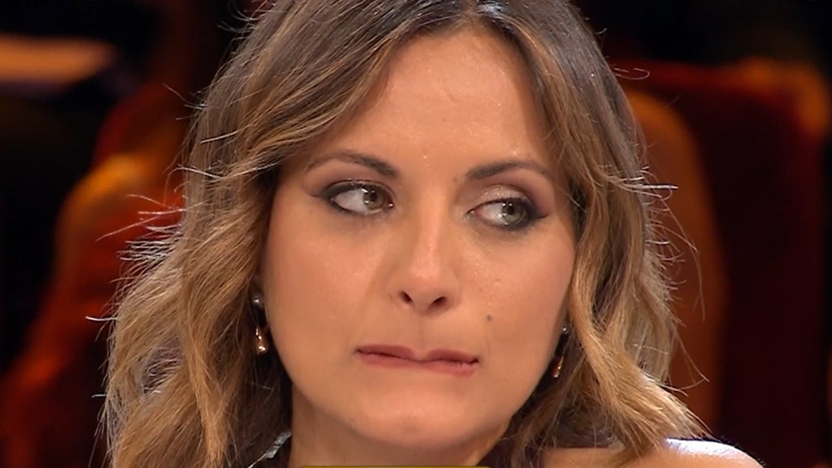 https://wips.plug.it/cips/libero.it/magazine/cms/2025/05/affari-tuoi-14-maggio-2025-cosa-successo.jpg