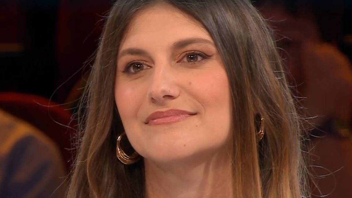 https://wips.plug.it/cips/libero.it/magazine/cms/2025/05/affari-tuoi-cosa-successo-puntata-20-maggio-2025.jpg