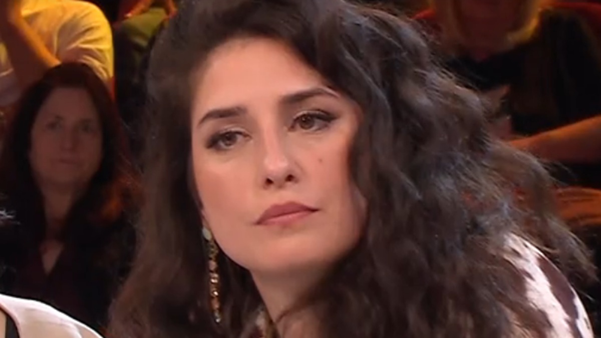 Affari Tuoi, Valentina gioca da new entry e scatena la polemica sui social: "Sembrano due imbucate"