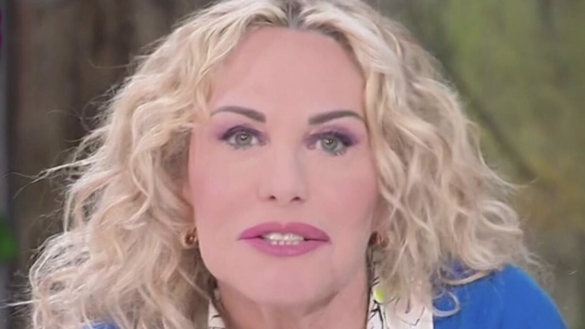 https://wips.plug.it/cips/libero.it/magazine/cms/2025/05/antonella_clerici_super_conduzione.png