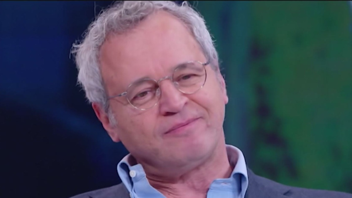 Enrico Mentana, show su Rai3: il suo futuro a La7 e l'amore per Francesca Fagnani. Le rivelazioni