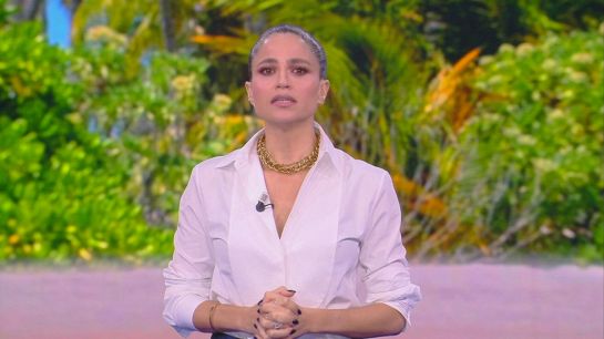 Una tempesta si abbatte sulla playa