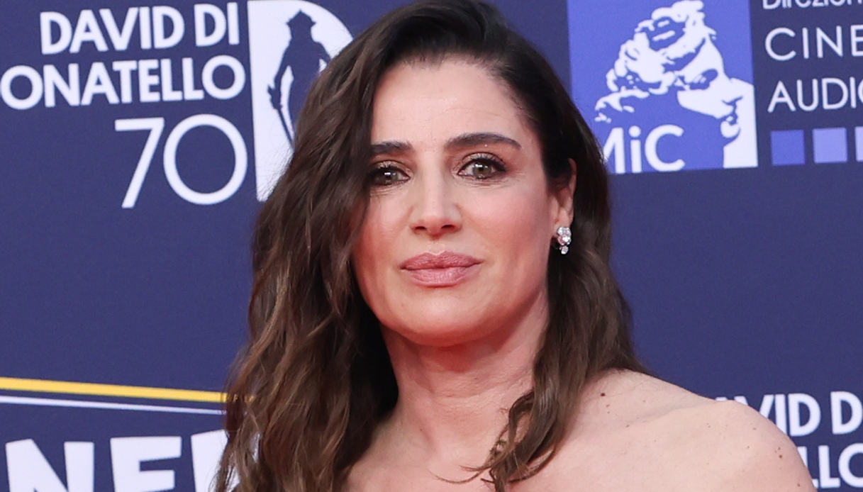 https://wips.plug.it/cips/libero.it/magazine/cms/2025/05/luisa-ranieri.jpg