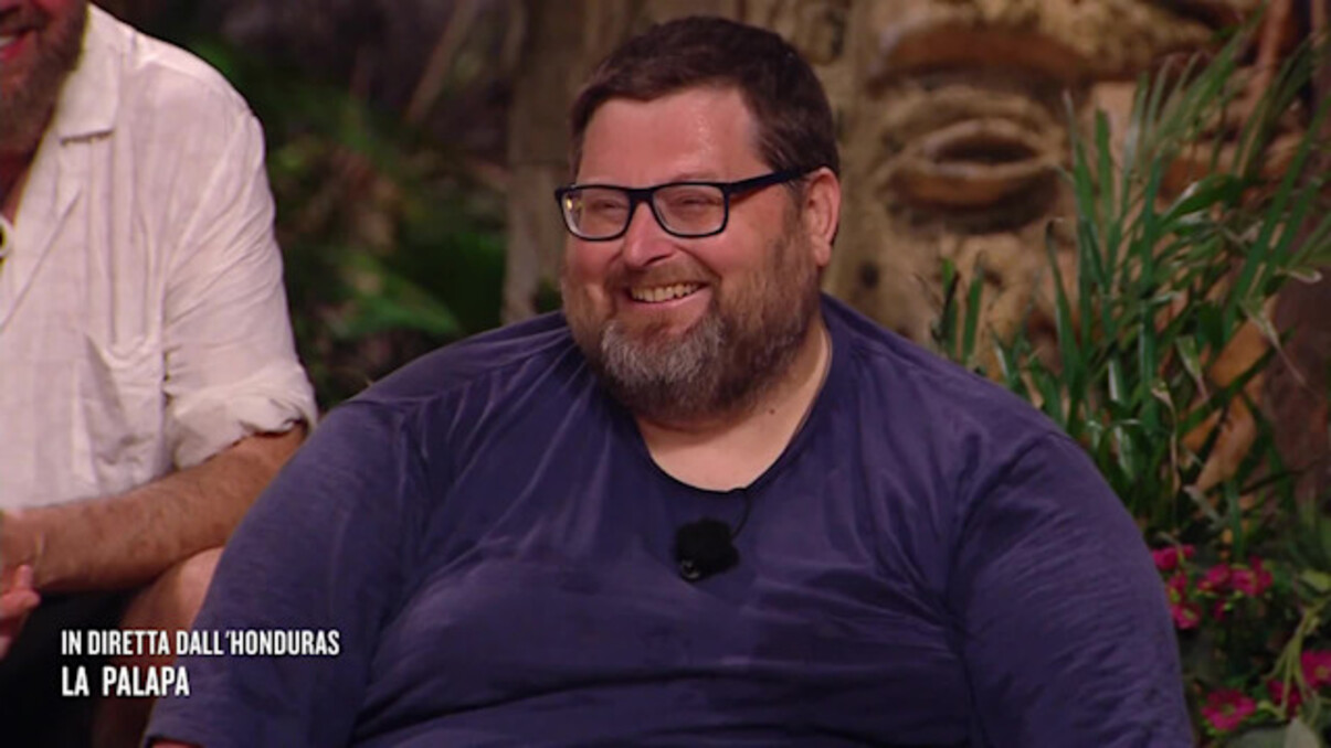 Mario Adinolfi ai domiciliari, arrestato l'ex naufrago dell'Isola dei Famosi: cos'è l'inchiesta 'Scommessa Collettiva"