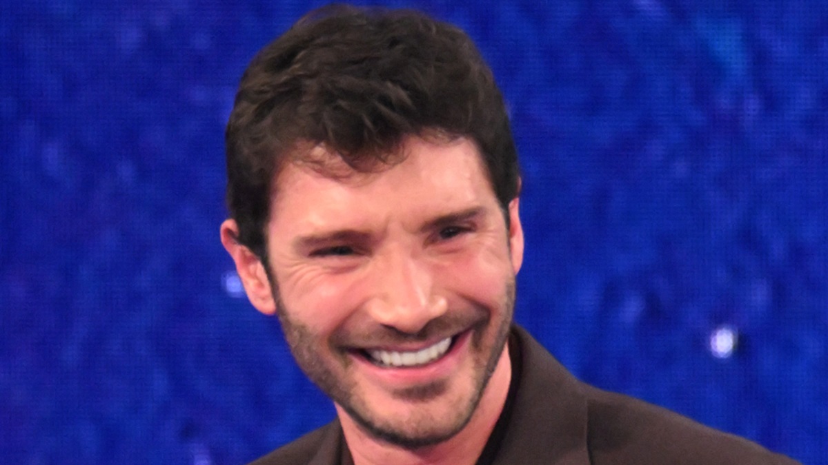 Stefano De Martino, svolta in amore: il gesto per la nuova fidanzata (c’entra il suocero)