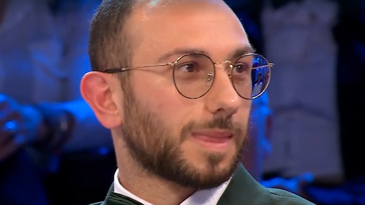 https://wips.plug.it/cips/libero.it/magazine/cms/2025/06/affari-tuoi-cosa-successo-puntata-1-giugno-2025.jpg