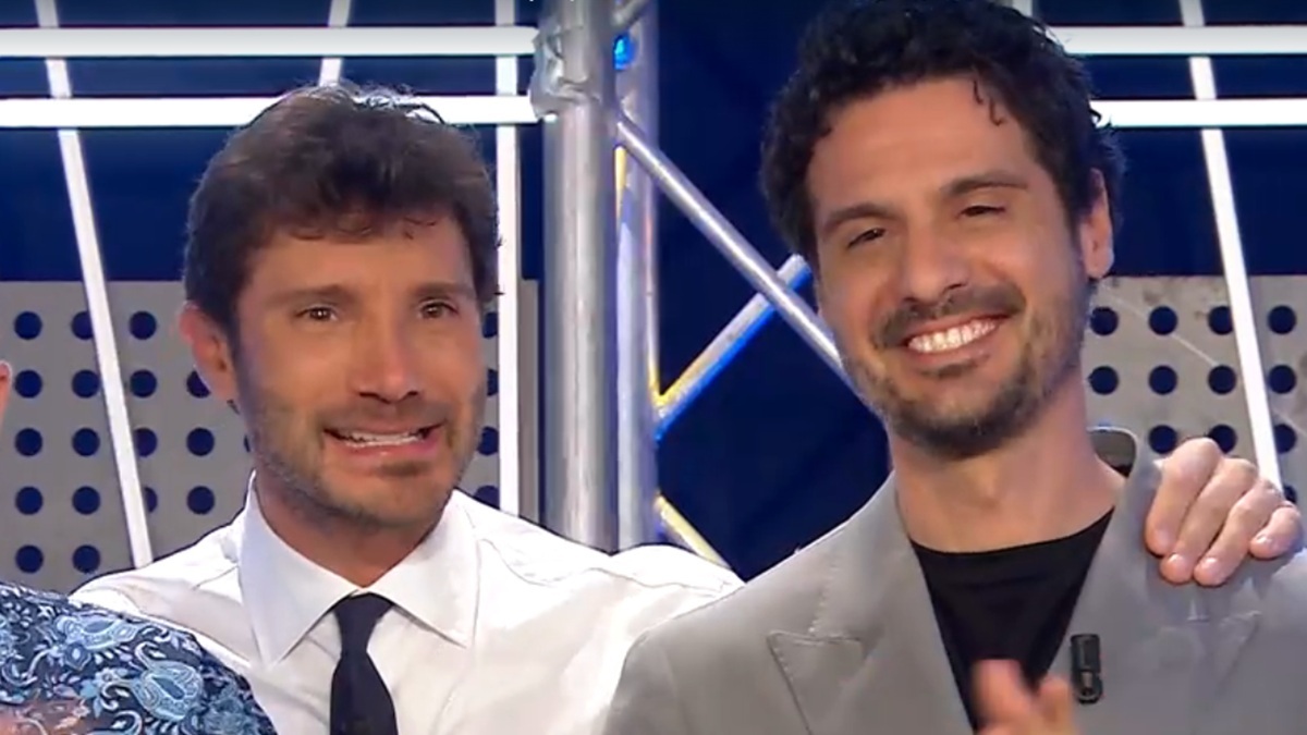 Affari Tuoi, Giuseppe (in lacrime) beffato dal Dottore e i social s'infiammano: "Rifiutare con una bambina appena nata"