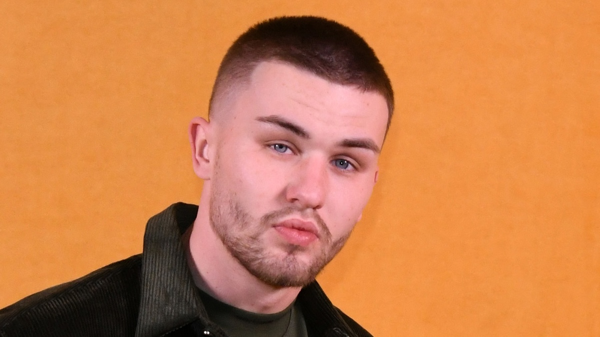 https://wips.plug.it/cips/libero.it/magazine/cms/2025/06/artem-tkachuk.jpg