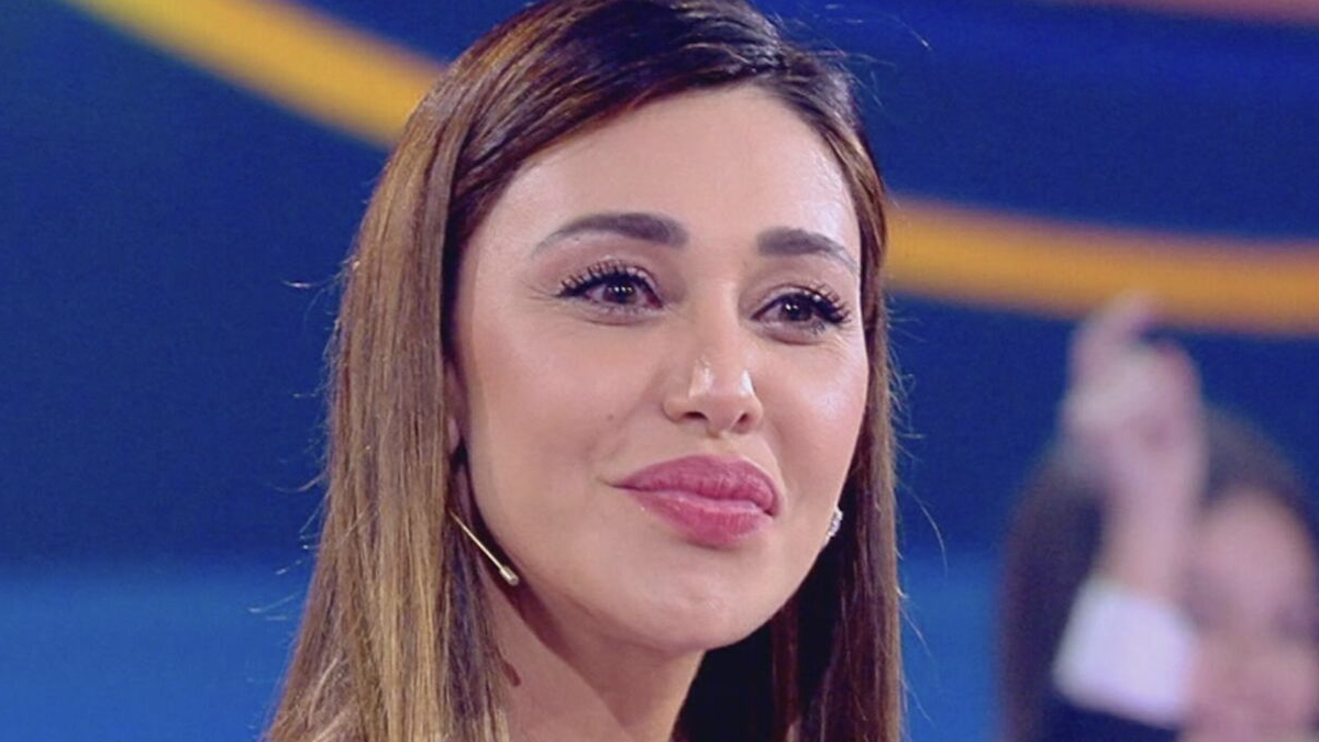 https://wips.plug.it/cips/libero.it/magazine/cms/2025/06/belen_rissa_clip_choc.png