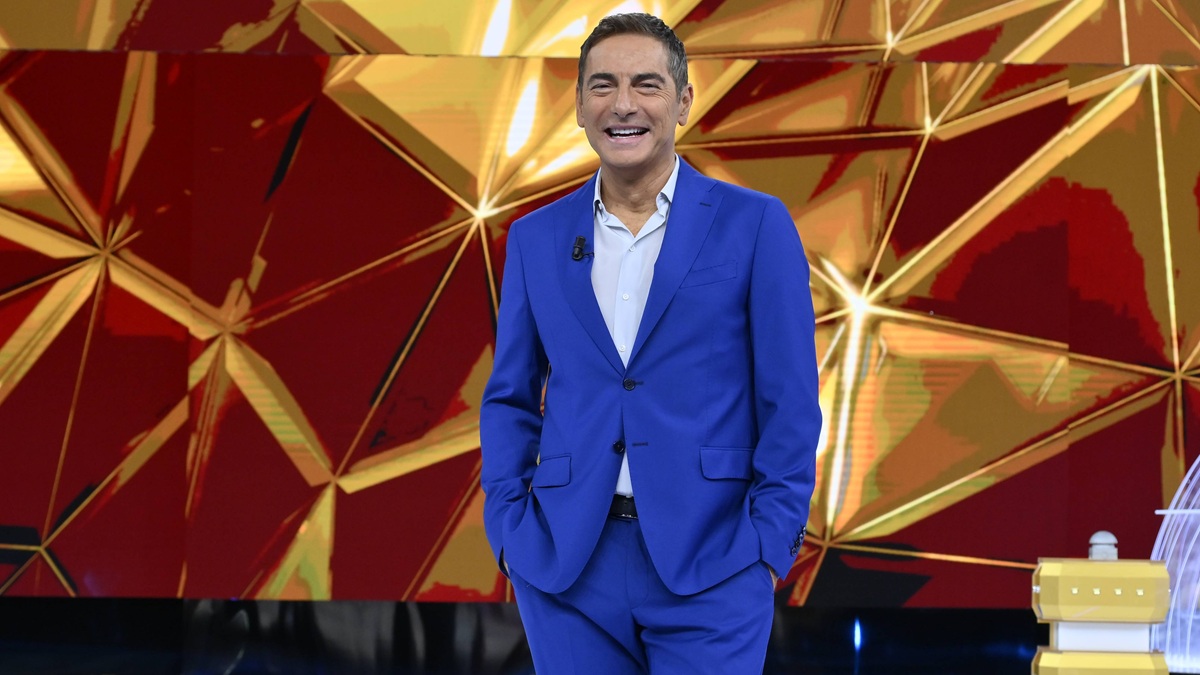 https://wips.plug.it/cips/libero.it/magazine/cms/2025/06/chi-puo-batterci-14-giugno-2025.jpg