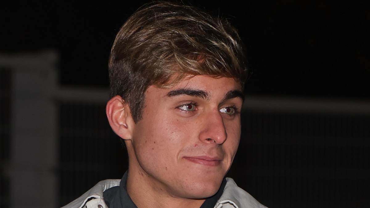 https://wips.plug.it/cips/libero.it/magazine/cms/2025/06/davide-bonolis.jpg