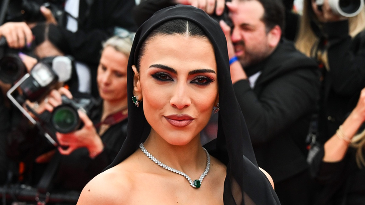https://wips.plug.it/cips/libero.it/magazine/cms/2025/06/giulia-salemi-preoccupata-famiglia-guerra-iran-israele-parole-commoventi-social.jpg