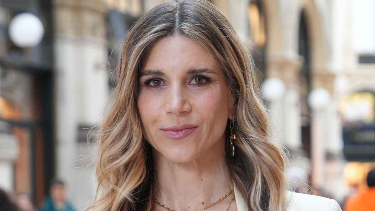 https://wips.plug.it/cips/libero.it/magazine/cms/2025/06/la_volta_buona_nicoletta_romanoff_libro.jpeg