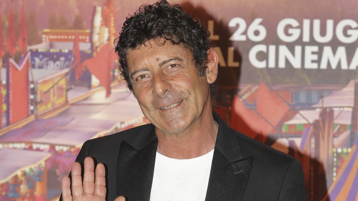 https://wips.plug.it/cips/libero.it/magazine/cms/2025/06/luca-laurenti-vita-privata.jpg