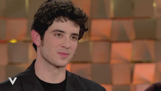 Nicolas Maupas e Gianmarco Saurino si uniscono al cast della serie caustica, irriverente e metatelevisiva per un deciso salto fuori dalla zona di comfort