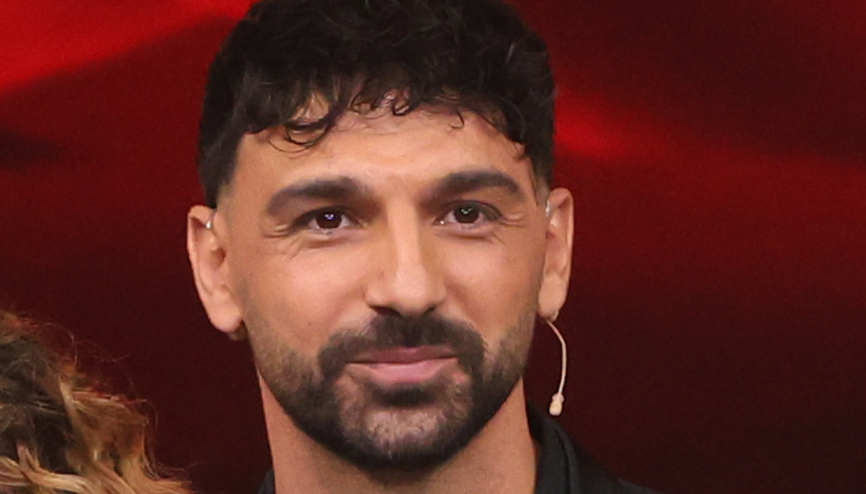 https://wips.plug.it/cips/libero.it/magazine/cms/2025/06/raimondo-todaro.jpg