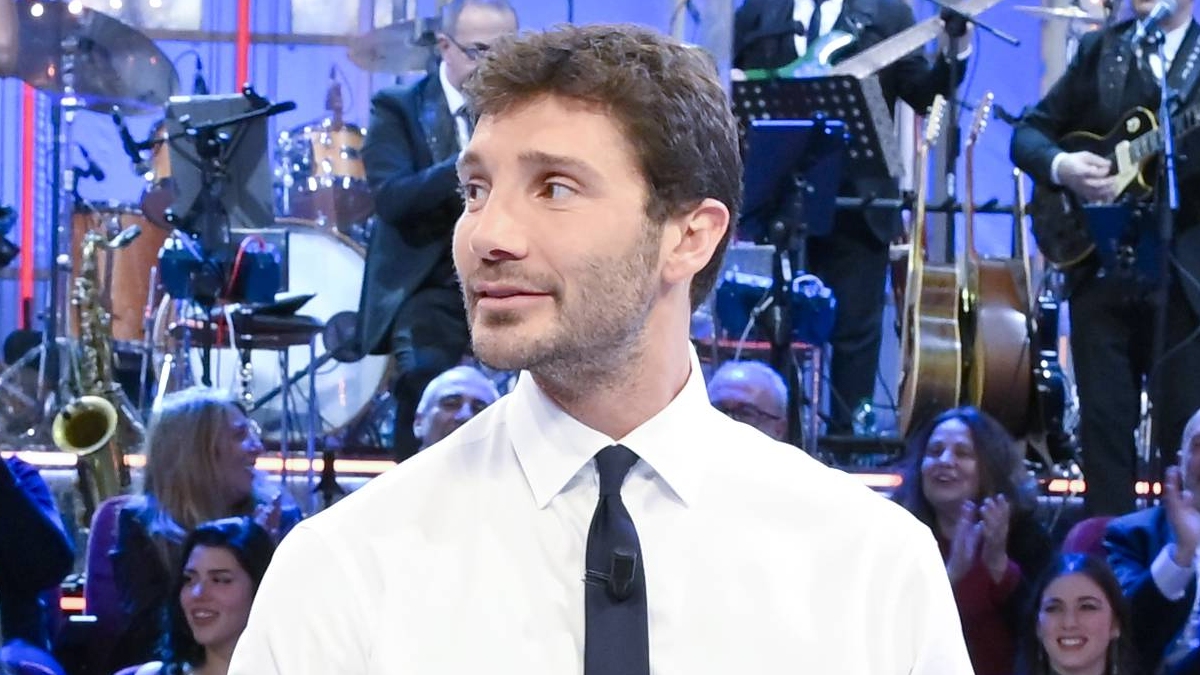 https://wips.plug.it/cips/libero.it/magazine/cms/2025/07/affari_tuoi_su_successo_affari_tuoi_e_futuro.jpeg