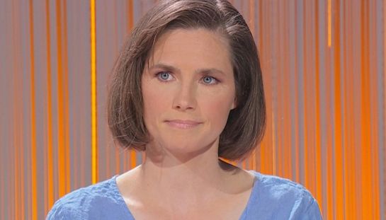 Amanda Knox 'riapre' il caso Meredith Kercher: la storia vera arriva su Disney+ Amanda Knox protagonista su Disney+ una nuova serie