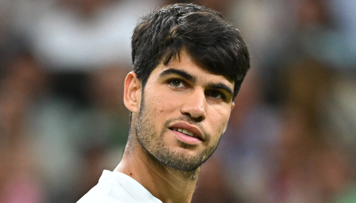 https://wips.plug.it/cips/libero.it/magazine/cms/2025/07/carlos-alcaraz.jpg