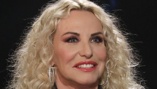 Antonella Clerici esagera, dopo Nek un’altra super star a The Voice Senior. Chi 'cancella' Gigi D’Alessio Antonella Clerici, conduttrice The Voice Senior