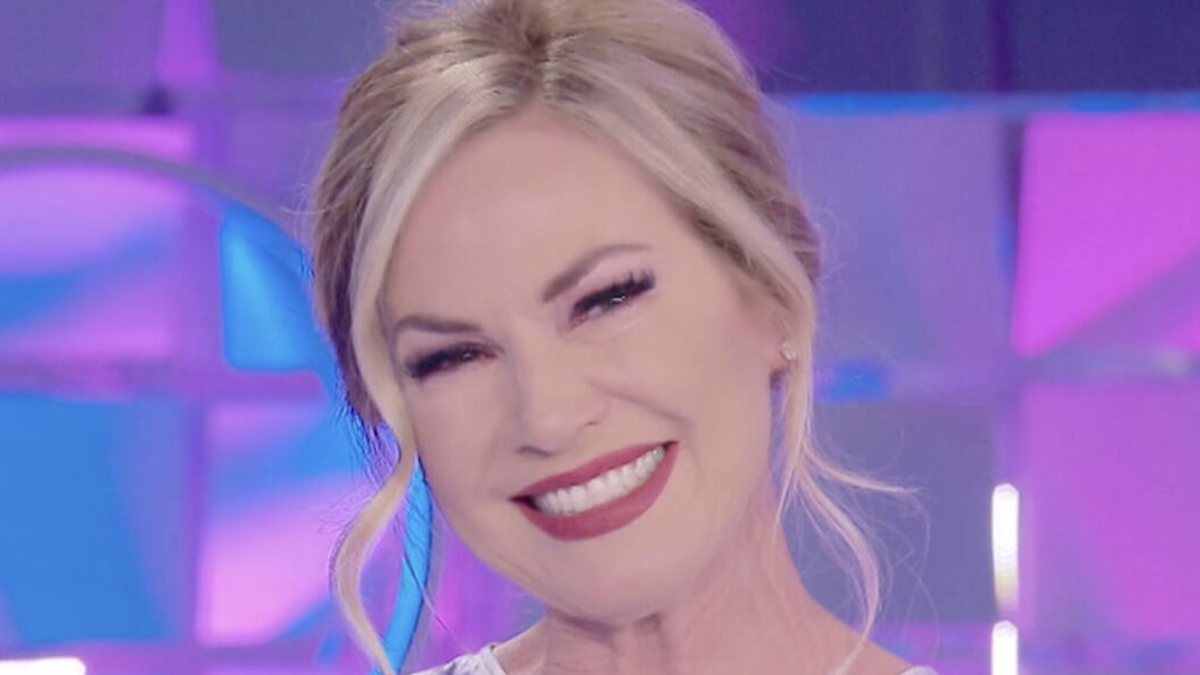 https://wips.plug.it/cips/libero.it/magazine/cms/2025/07/federica_panicucci_mattino4.png