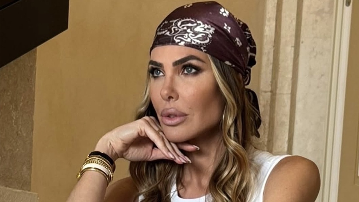https://wips.plug.it/cips/libero.it/magazine/cms/2025/07/ilary-blasi-quanti-anni-ha-la-reginetta-di-battiti-la-carriera-tra-le-iene-il-gf-e-l-isola-dei-famosi.jpg