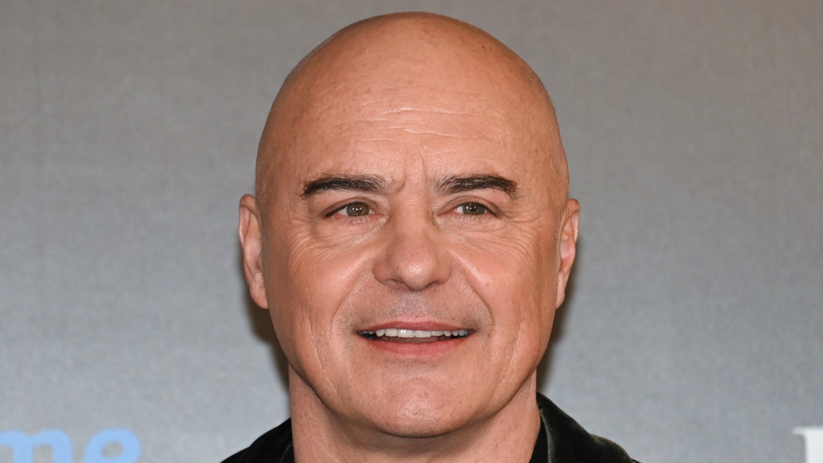 https://wips.plug.it/cips/libero.it/magazine/cms/2025/07/luca-zingaretti-il-commissario-montalbano-rai1.jpg