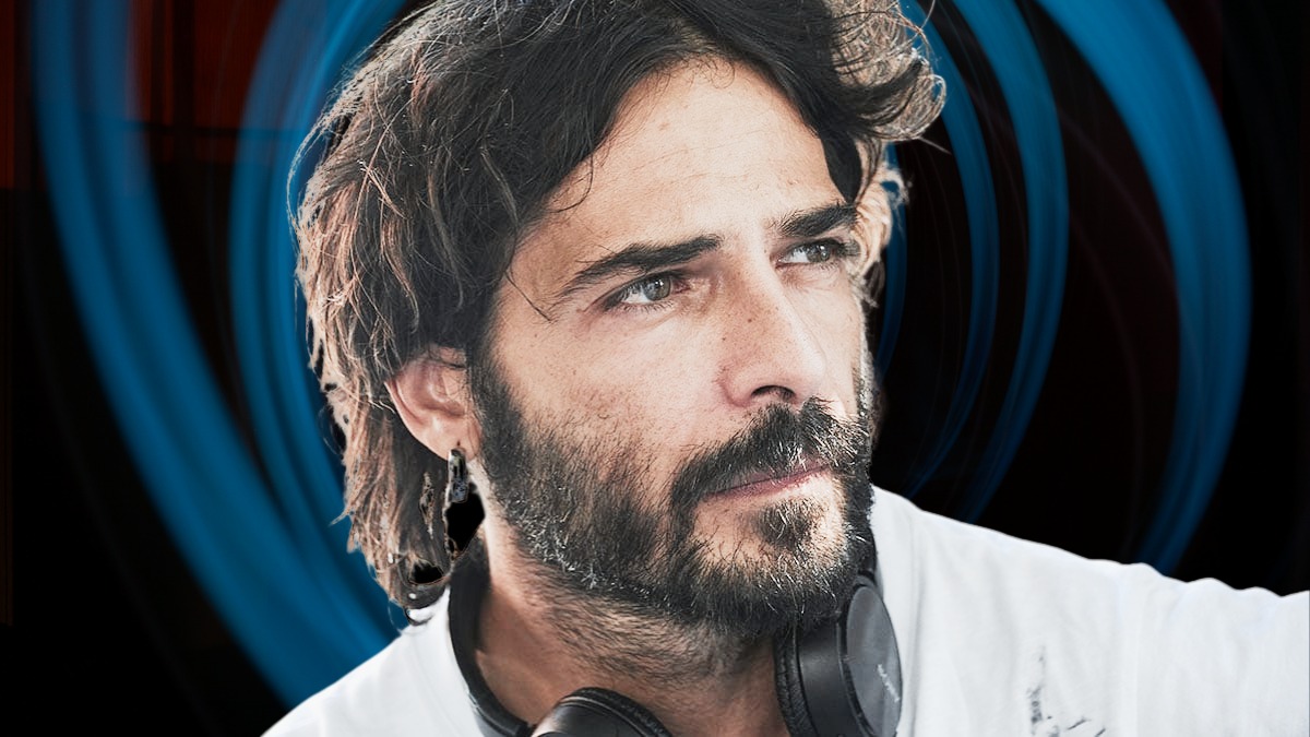 https://wips.plug.it/cips/libero.it/magazine/cms/2025/07/marco-bocci-in-alex-bravo-video.jpg