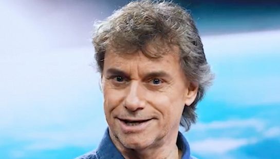 Noos, Alberto Angela chiude e fa piangere tutti: "Ispirazione per tanti giovani". Poi dà speranza: "Straordinario" Noos cosa successo puntata 28 luglio 2025 e reazioni social