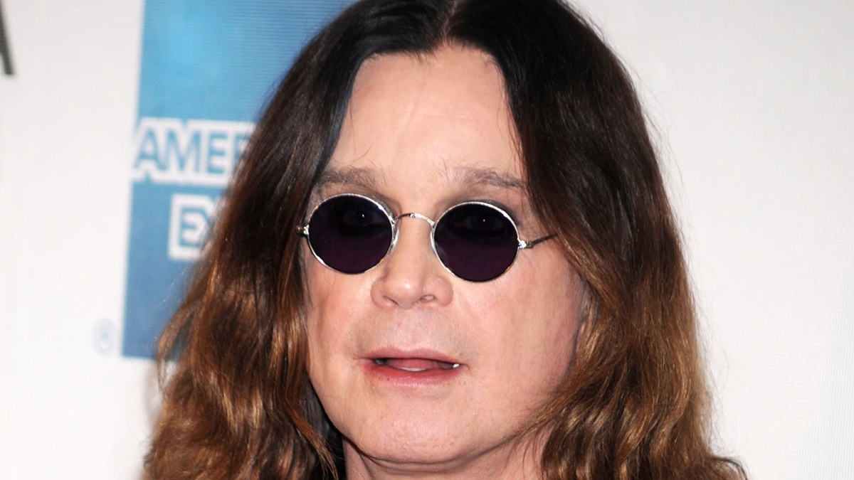 https://wips.plug.it/cips/libero.it/magazine/cms/2025/07/ozzy-osbourne.jpg