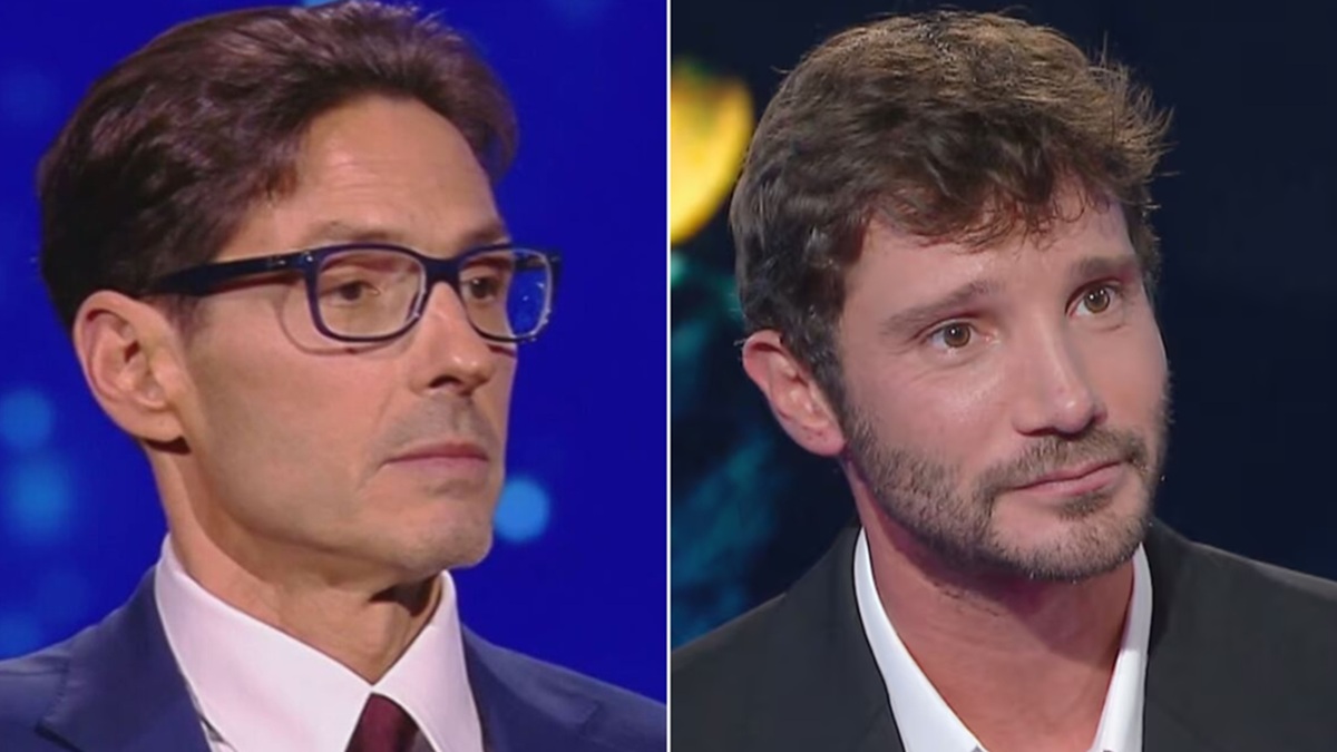 https://wips.plug.it/cips/libero.it/magazine/cms/2025/07/pier-silvio-berlusconi-stefano-de-martino-affari-tuoi.jpg
