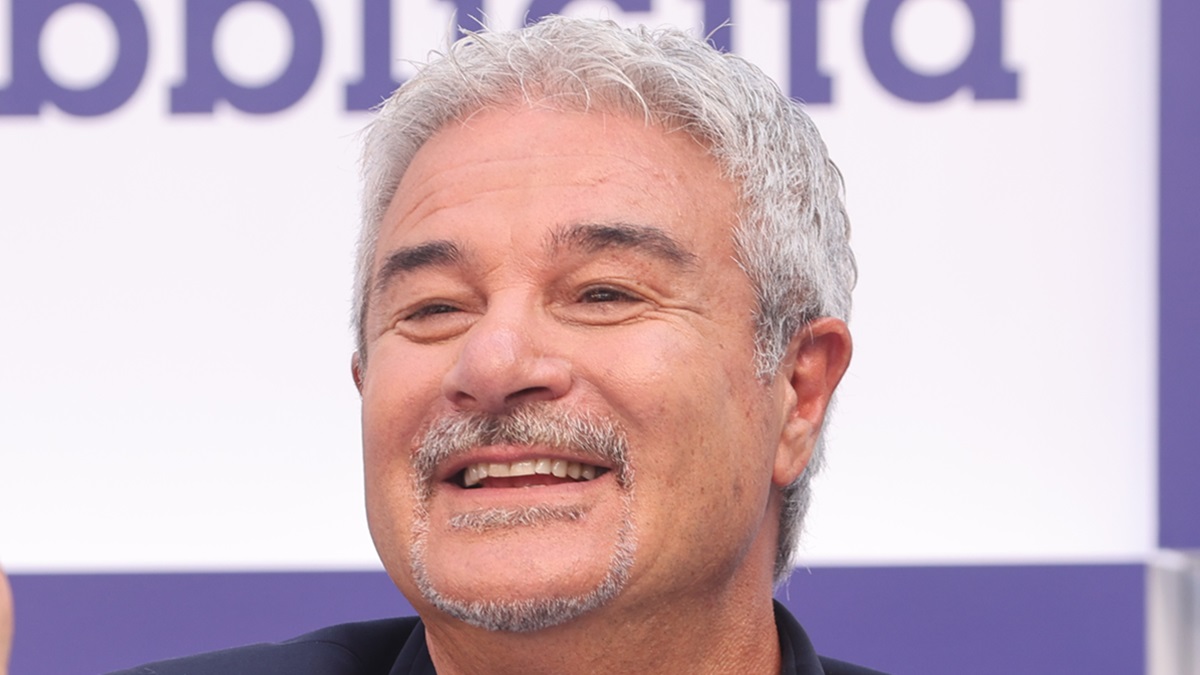 https://wips.plug.it/cips/libero.it/magazine/cms/2025/07/pino-insegno-frecciata-andrea-vianello.jpg
