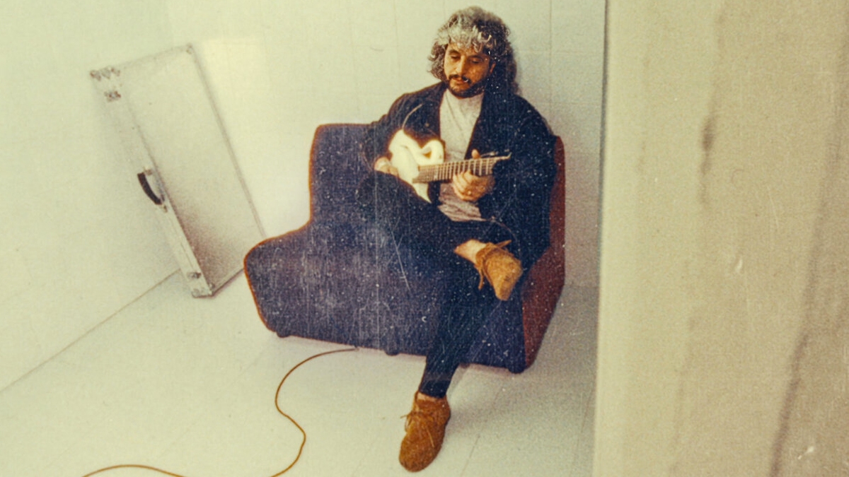 https://wips.plug.it/cips/libero.it/magazine/cms/2025/07/pino_daniele_documentario_netflix.jpeg