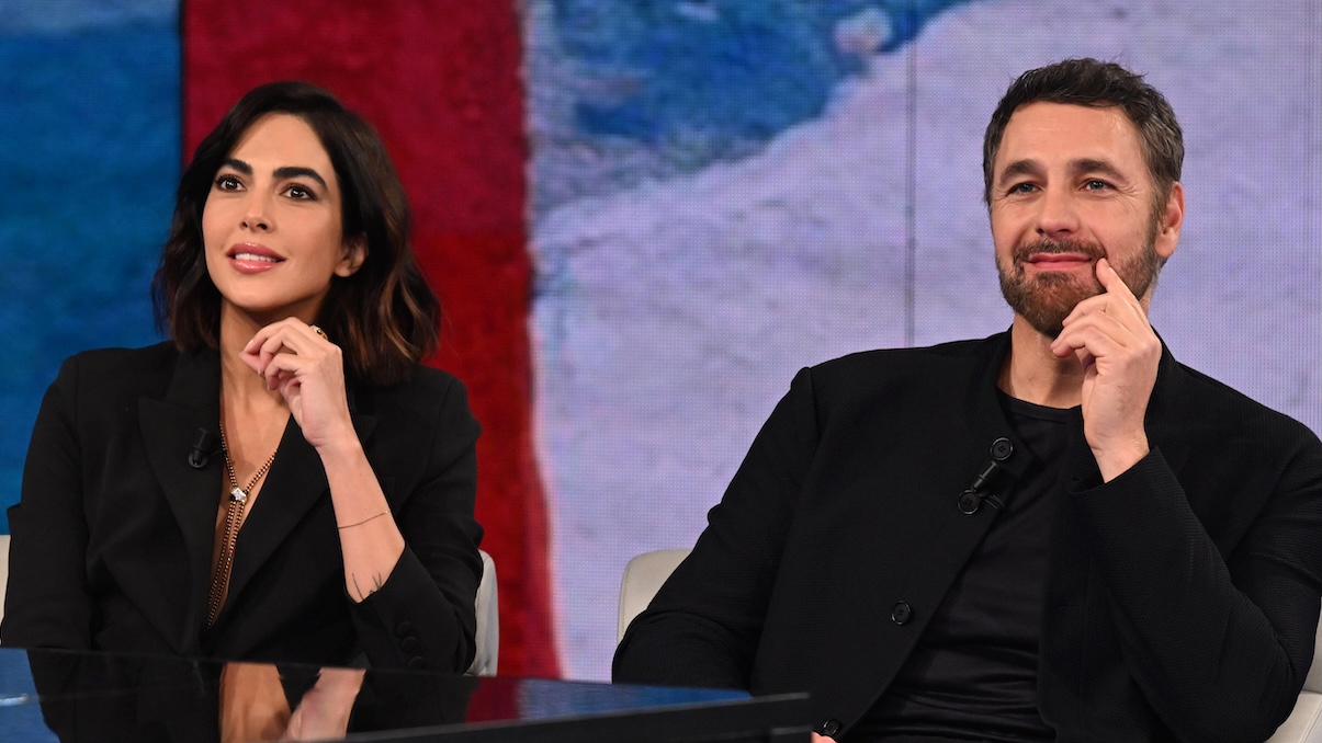 https://wips.plug.it/cips/libero.it/magazine/cms/2025/07/raoul-bova-e-rocio-munoz-morales.jpg