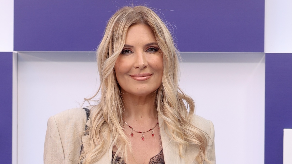 Selvaggia Lucarelli, gli auguri al padre 91enne: "Ho capito più cose in 3 anni che in 47". Il rimando a Corrado Augias