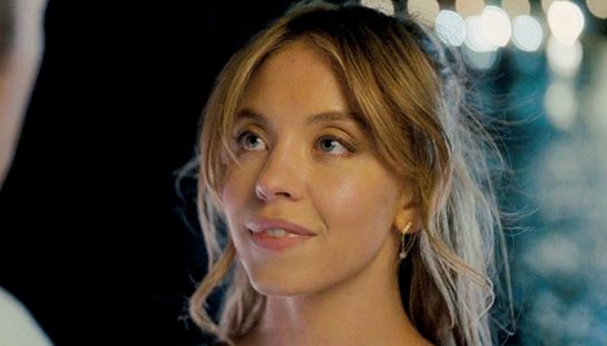 Sydney Sweeney lancerà il suo brand di lingerie tra gli investitori c'è Jeff Bezos