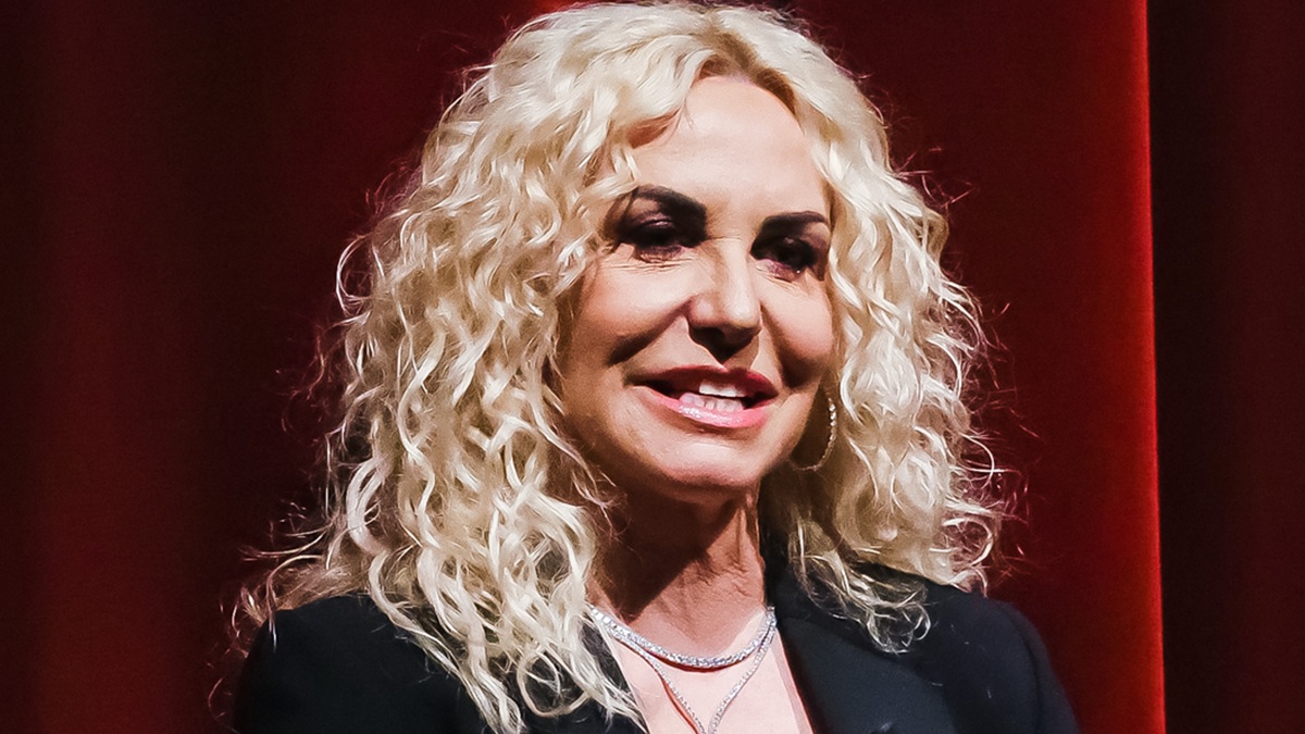 https://wips.plug.it/cips/libero.it/magazine/cms/2025/08/antonella-clerici-messaggio-auguri-sorella-cristina-foto-social.jpg