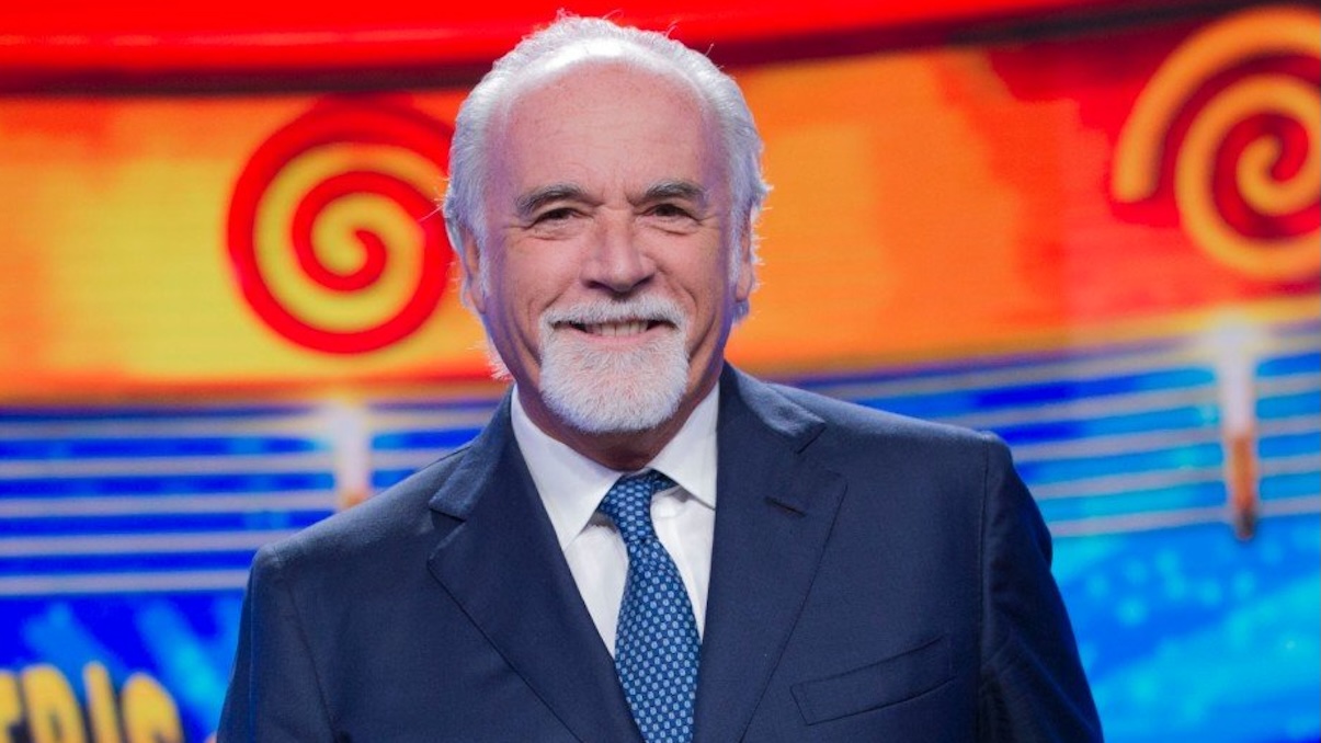 https://wips.plug.it/cips/libero.it/magazine/cms/2025/08/antonio-ricci-striscia-la-notizia.jpg